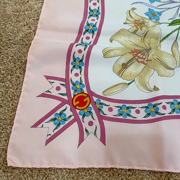 Scarf - Picture 3 of 15